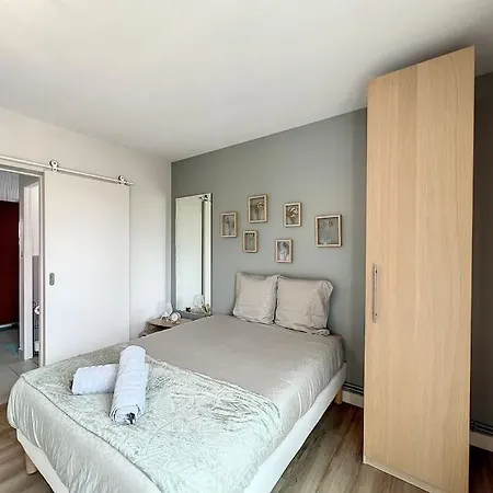 Le Mignon - Gare à 1 Minute - Parking Privé - Entrée Autonome Appartement